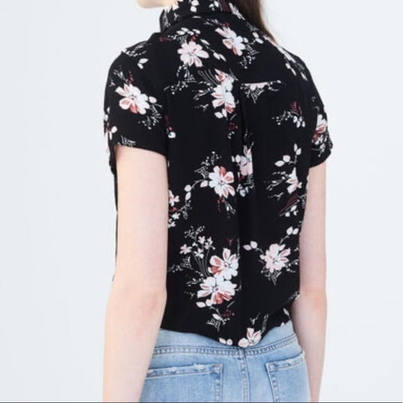 Aeropostale Tie-front Floral Top - Picture 2 of 6